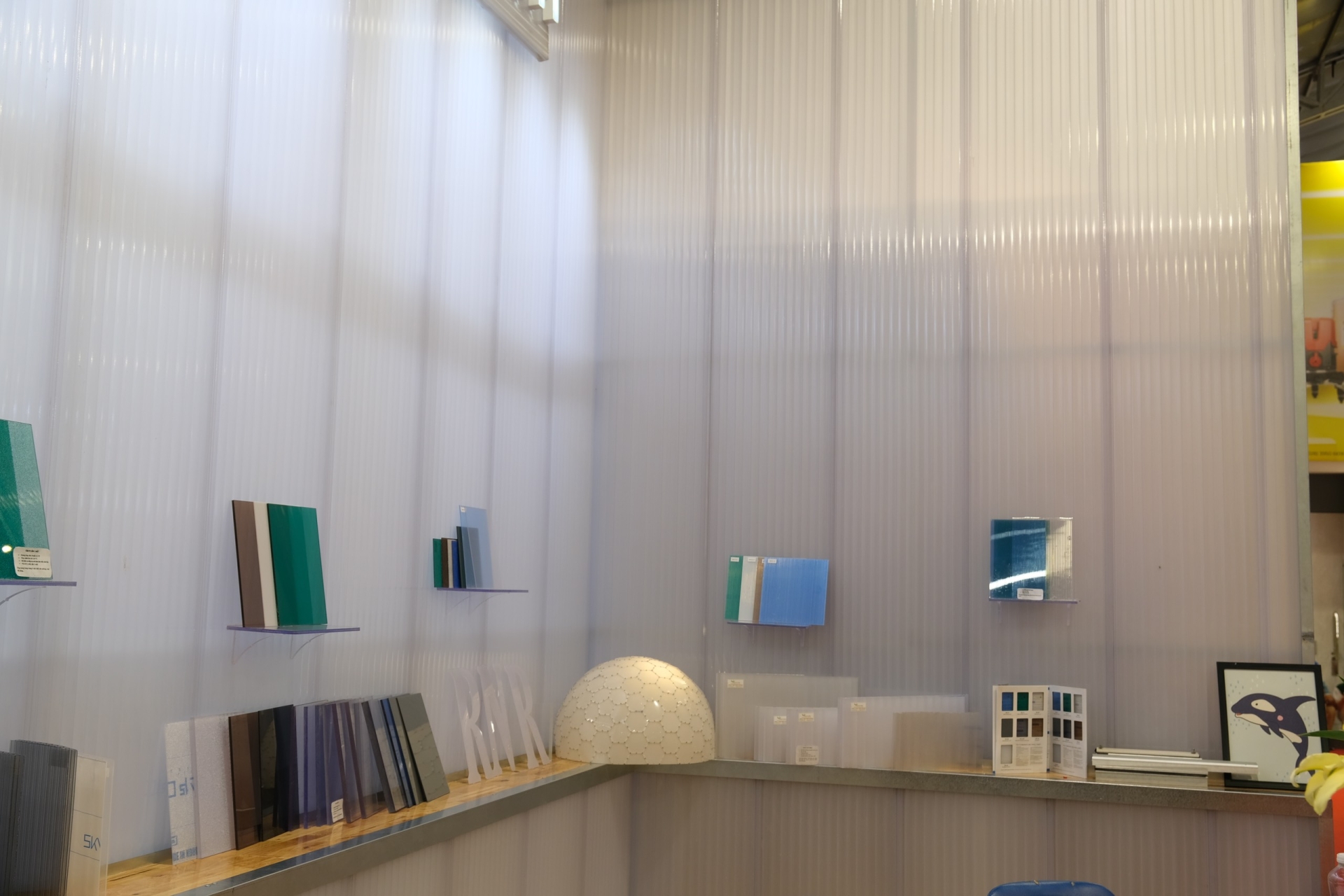 polycarbonate rỗng